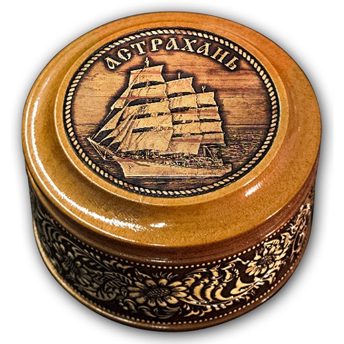 Шкатулка деревянная круглая с накладками из бересты Астрахань-Корабль 70х46