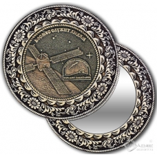 Зеркало круг из бересты с накладкой Томск-Планетарий (спутник)