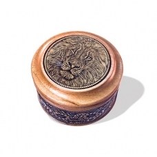 Шкатулка деревянная круглая с накладками из бересты Лев 70х46