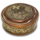 Шкатулка деревянная круглая с накладками из бересты "Бабочка" (береста, тиснение, бук) Ш-22521