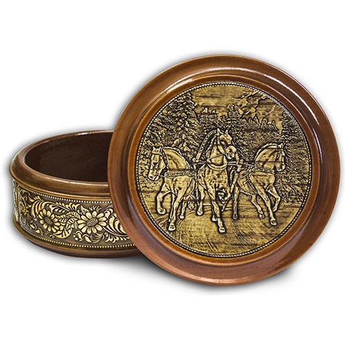 Шкатулка деревянная круглая с накладками из бересты "Тройка" (береста, тиснение, бук) Ш-22560